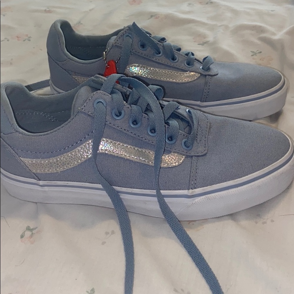 Vans! - Picture 2 of 8